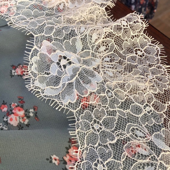 🌺Style & Co floral sheer button down top🌺 - Picture 4 of 9